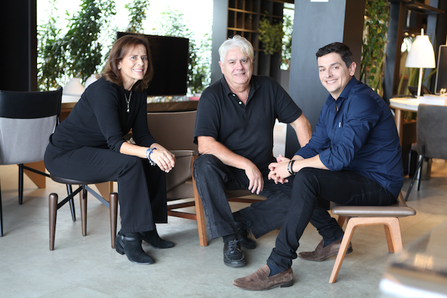 Sócios do escritório Rosas Arquitetos Associados